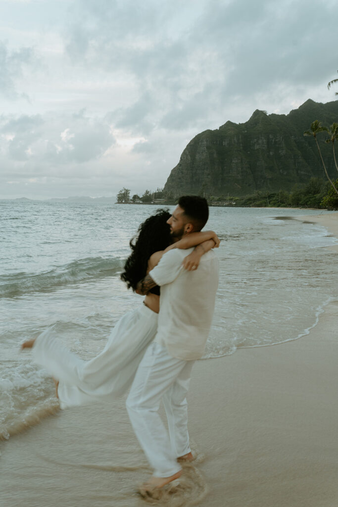 engagement photos in Hawaii