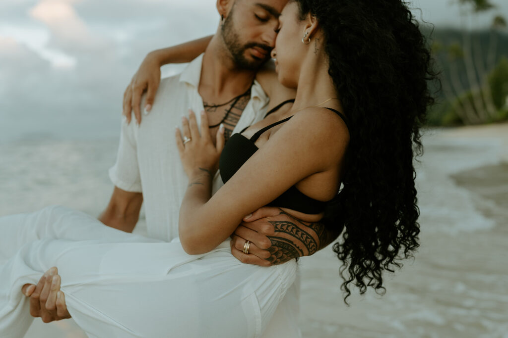 engagement photos in Hawaii