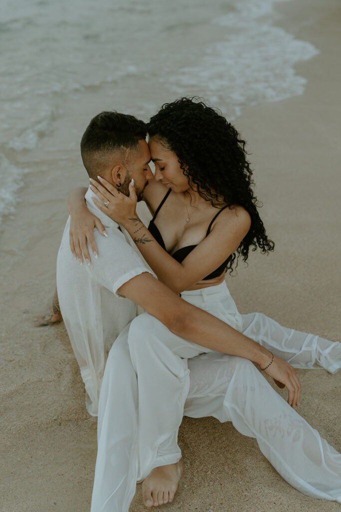 couples photos in the ocean