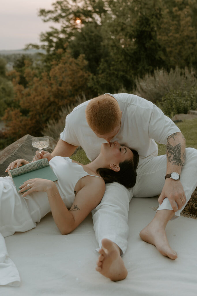 picnic styled couples photos