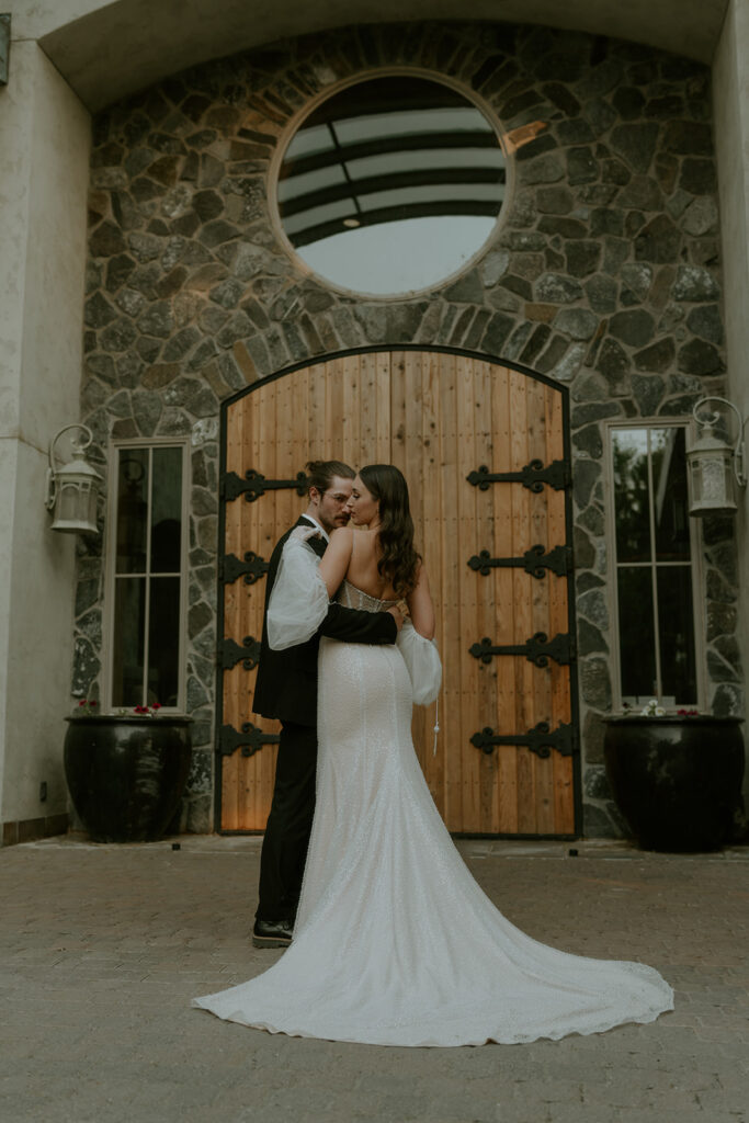 Tuscan inspired bride and groom photos at a winery in Washington 