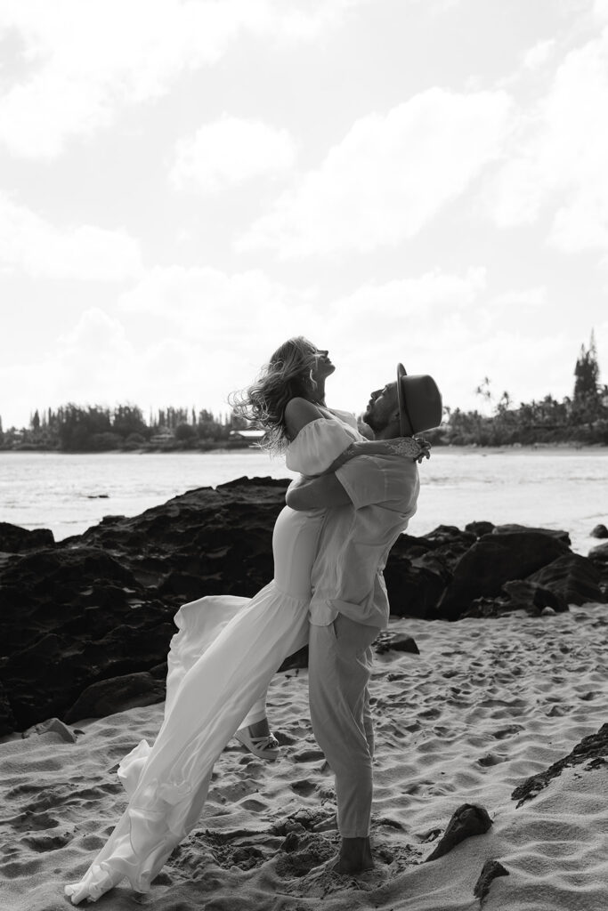 A picturesque sunset setting for a Hawaii elopement, emphasizing the natural beauty of this destination.